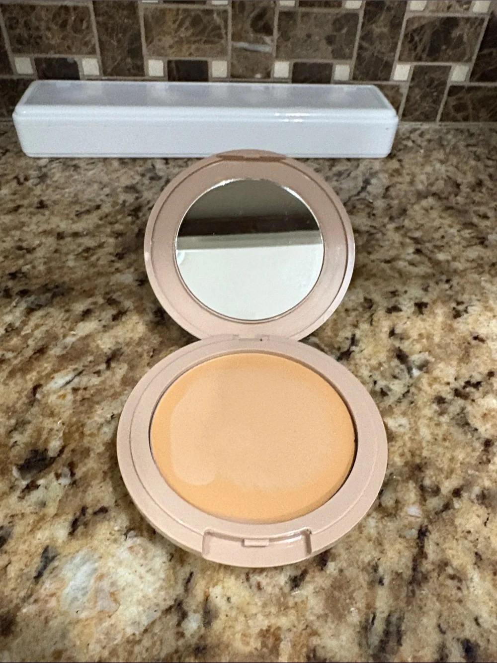 Pressed Powder - light medium